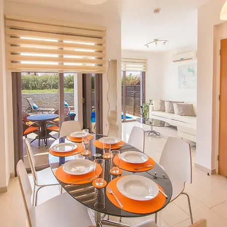 Villa Oceanview 067 *